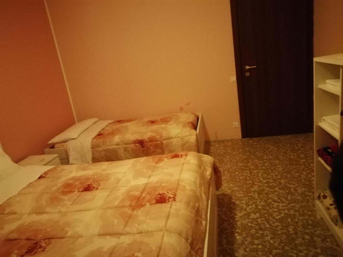 Aeroporto Room Azzano San Paolo Exterior photo